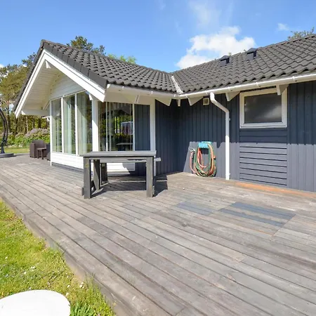 펜션 Three-bedroom In