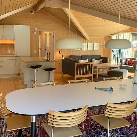 Three-bedroom In 펜션