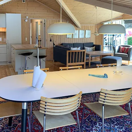 別荘 Three-bedroom In エーベルトフト